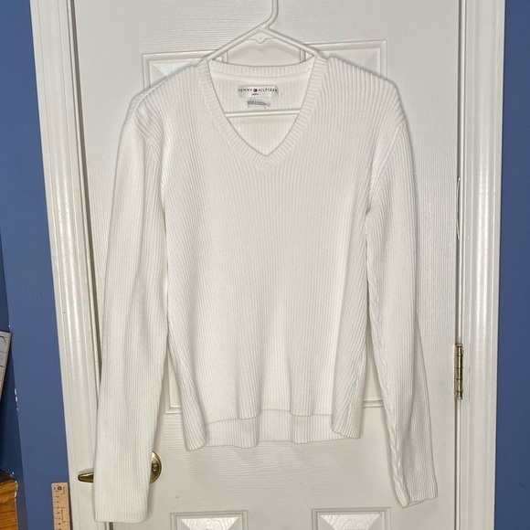Tommy Hilfiger Women’s v neck sweater size large - Picture 1 of 9